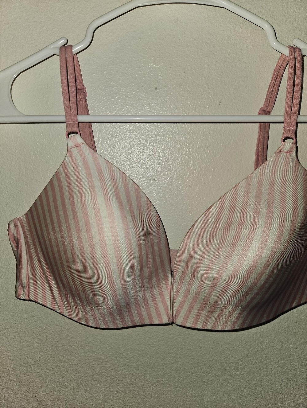 Victoria Secret Womans Pink/White Striped Wireless Bra Size 38C